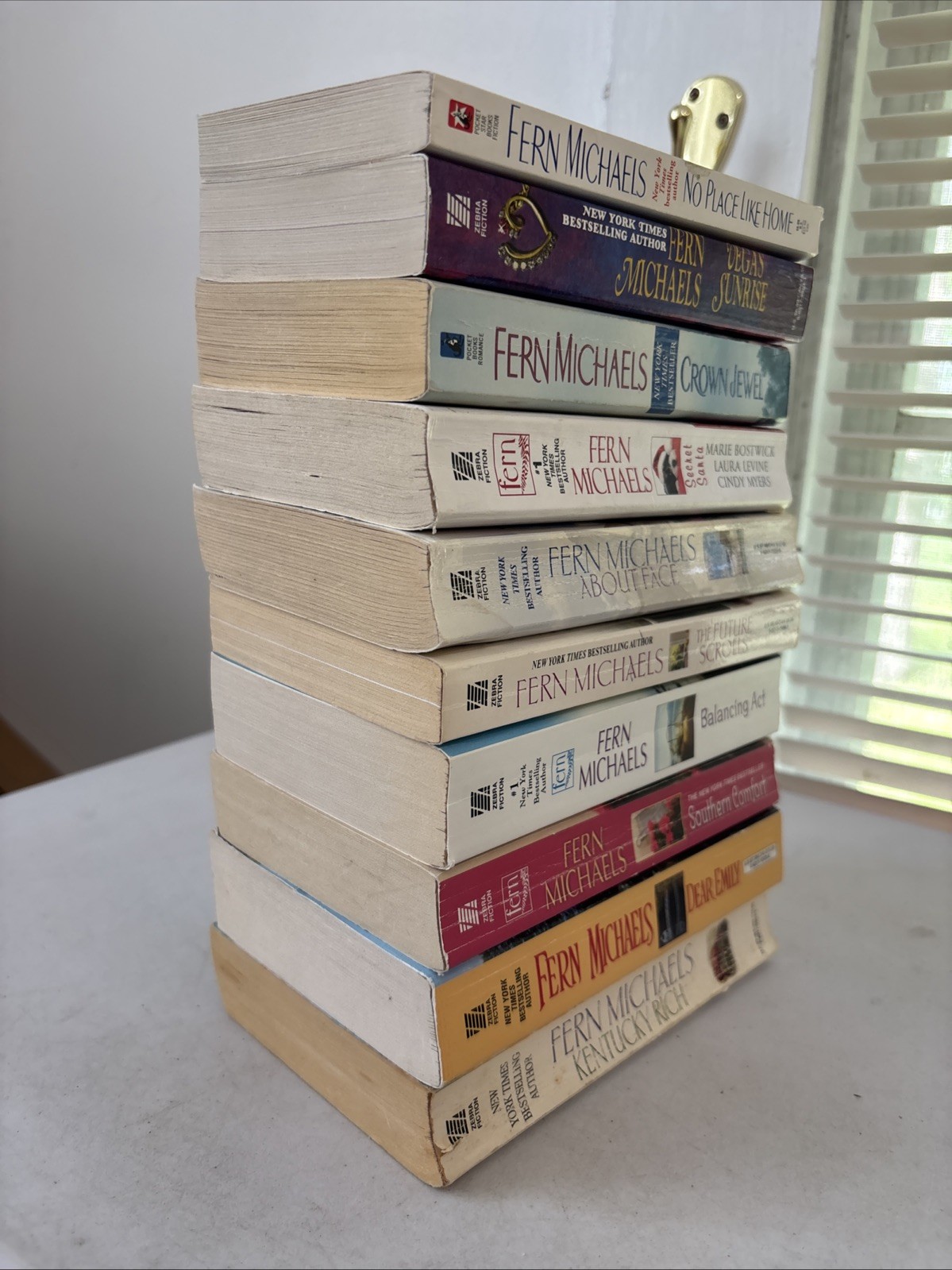 Lot of 10 – Fern Michaels – Mass Paperback Books – FREE SHIPPING