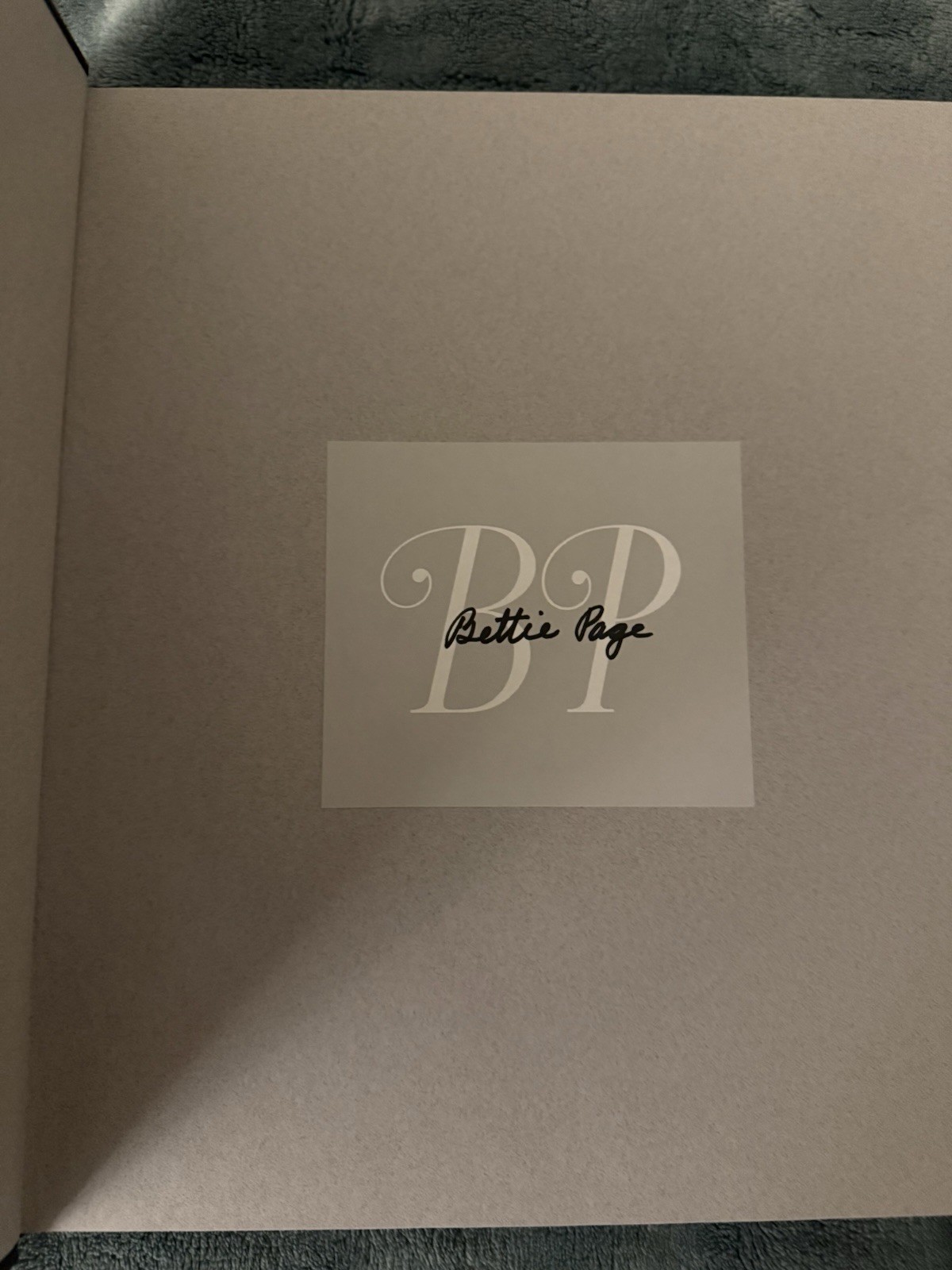 Bettie Page Signed Life Of A Pinup Legend