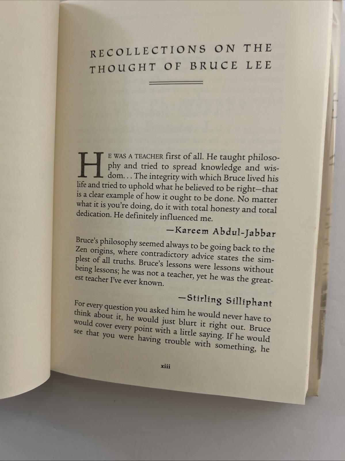 Striking Thoughts: Bruce Lee’s Wisdom for Daily Living By Bruce Lee 2000 1st HC