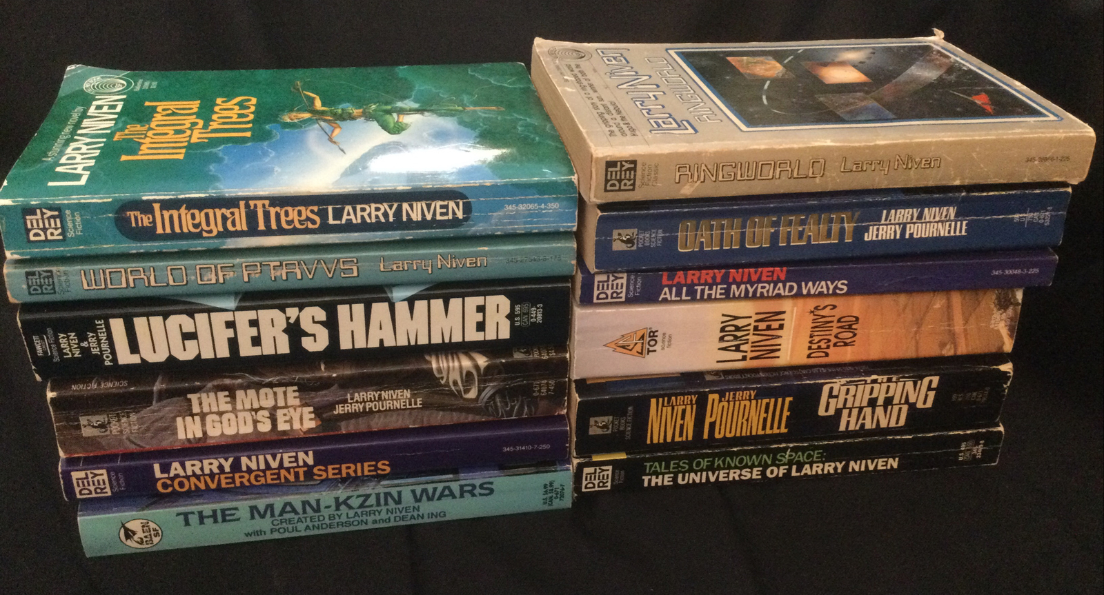 12 SF PBs by Larry Niven: Man-Kzin Wars, Ptavvs, Mote in God’s Eye, Ringworld++