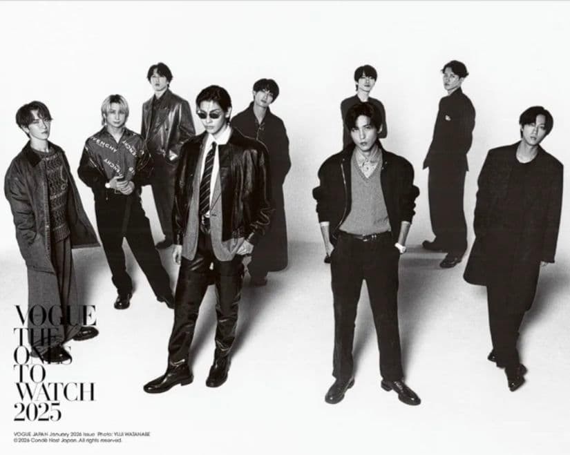 VOGUE JAPAN January 2026 Magazine Fashion Editorial Cover Issue