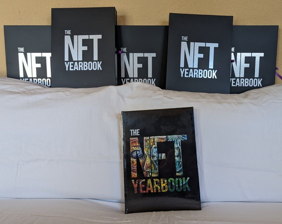 THE NFT YEARBOOK #0946 – First of its kind, 552 pages NFT history ~634 printed