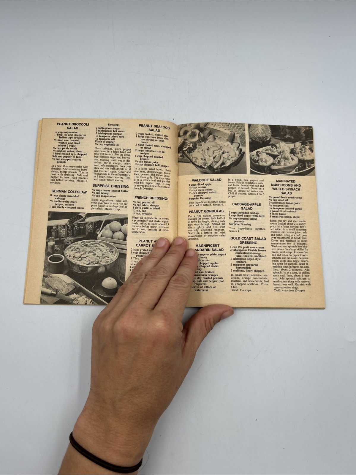 300 SENSATIONAL SALADS Cook Book by Lucinda Hollace Berry 1982 paperback