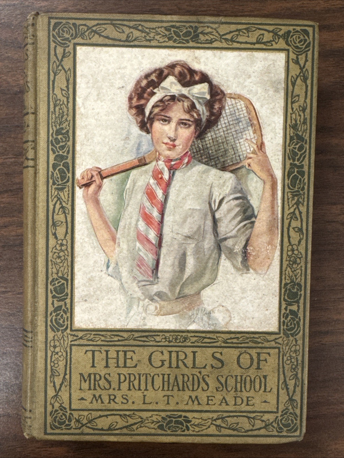 Girls of Mrs. Pritchard’s school By Mrs. L. T. Meade 1904
