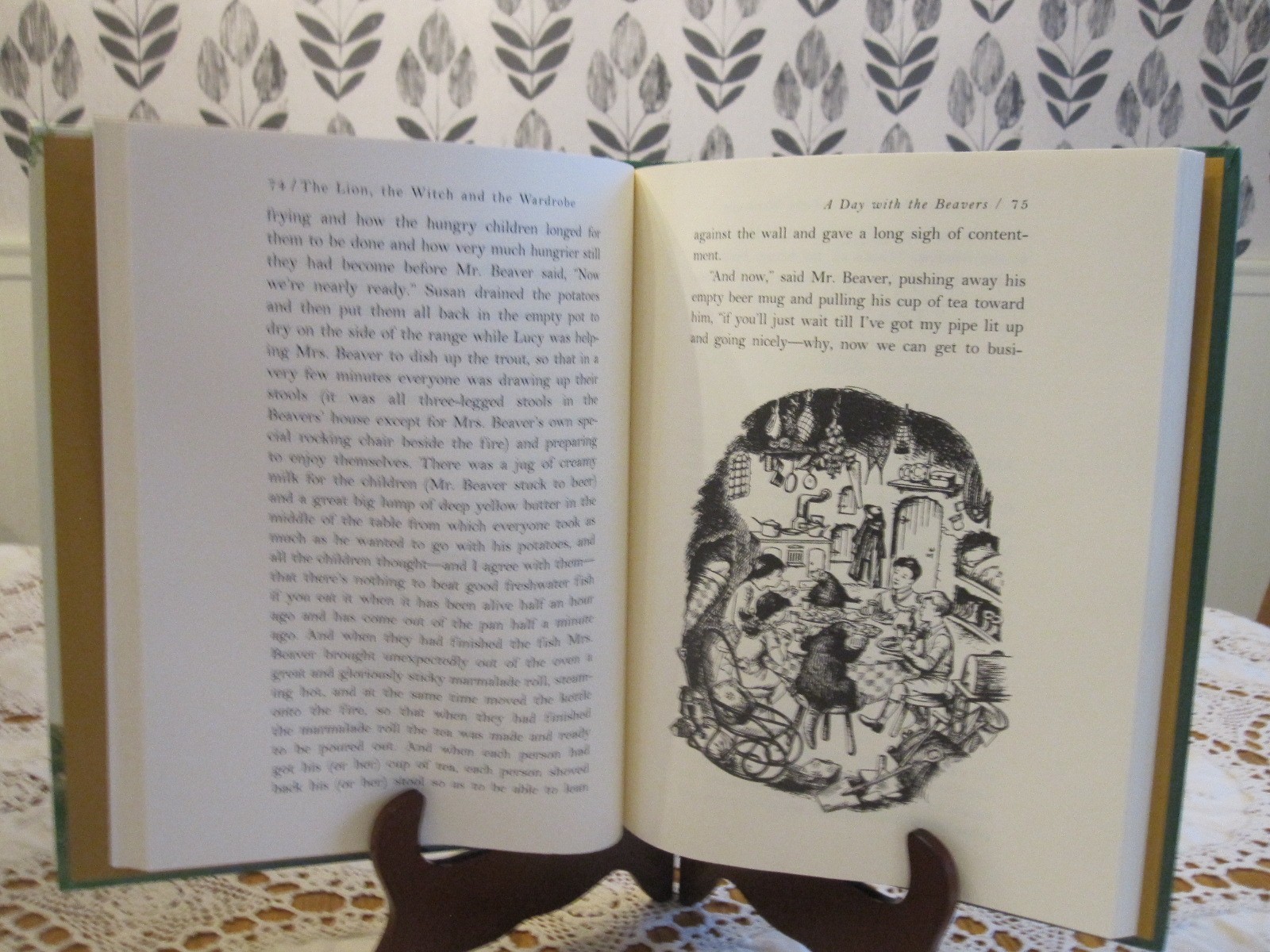 THE CHRONICLES of NARNIA Lion Witch Wardrobe C.S. Lewis Pauline Baynes 1994 HC