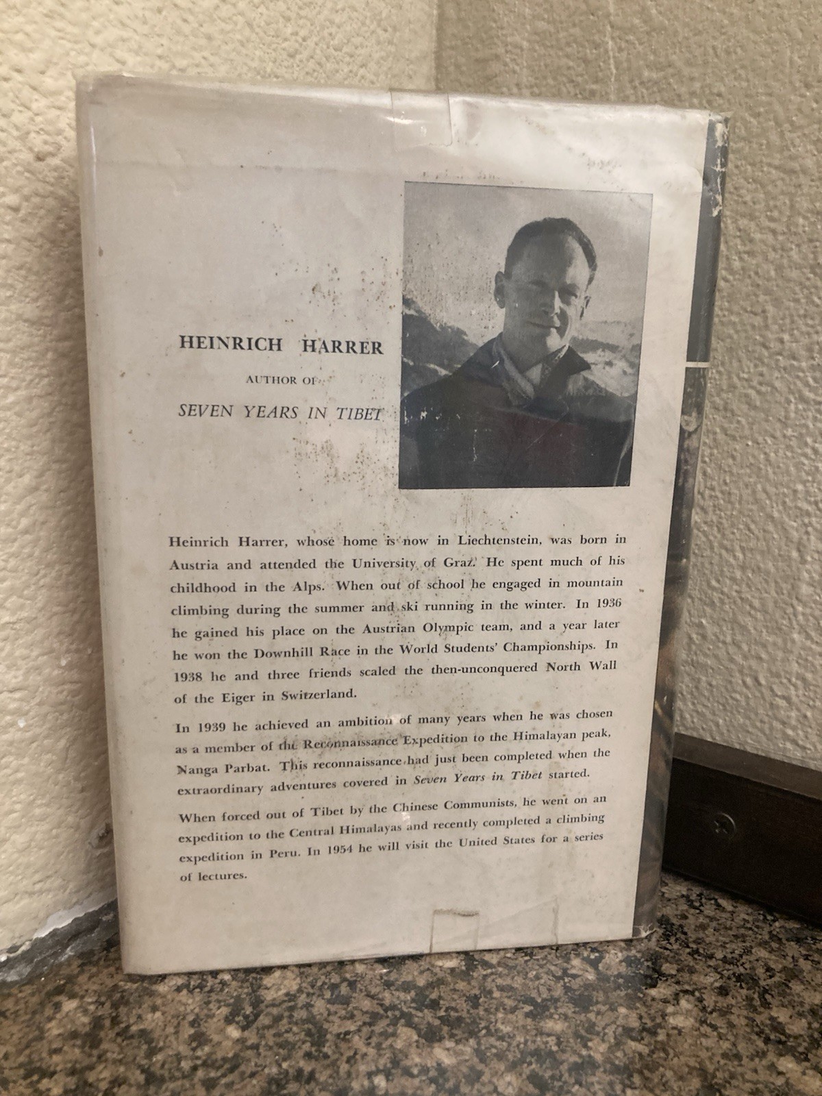 Seven Years in Tibet – Heinrich Harrer – 1st Edition HC DJ Photos 314 pages