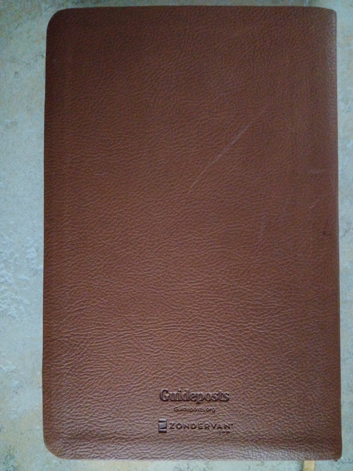 DAILY GUIDEPOSTS – 2017 – All Edges Gilt – Leather-like Covers – Daily Guide