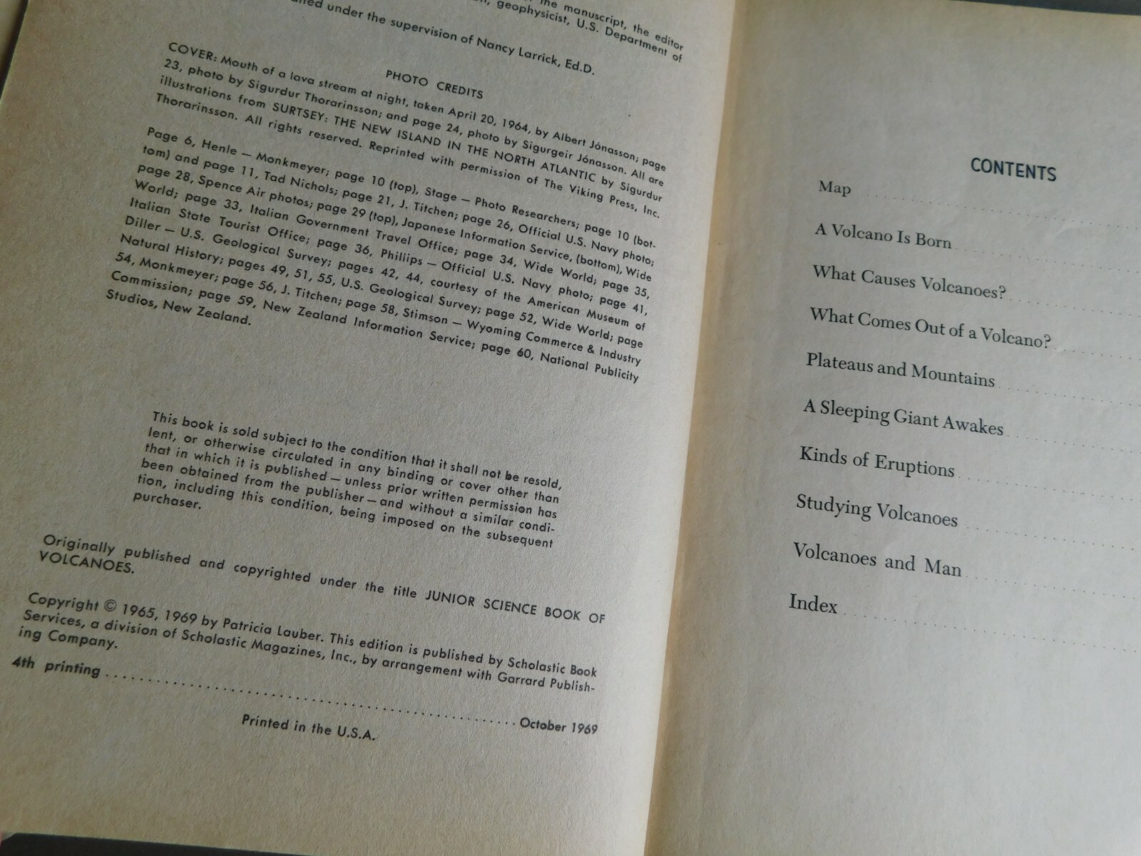 Science Book of Volcanoes – Patricia Lauber – 1969 Scholastic TW1359