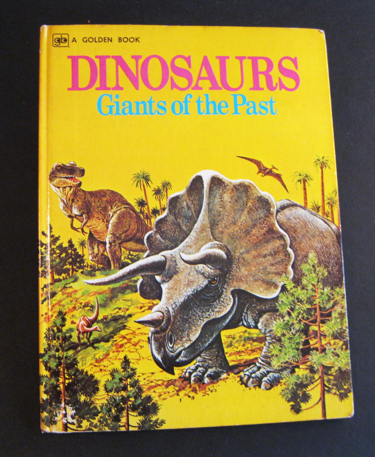 DINOSAURS Giants of the Past A BIG Golden Book 1976 Eileen Daly 9×12″ VG