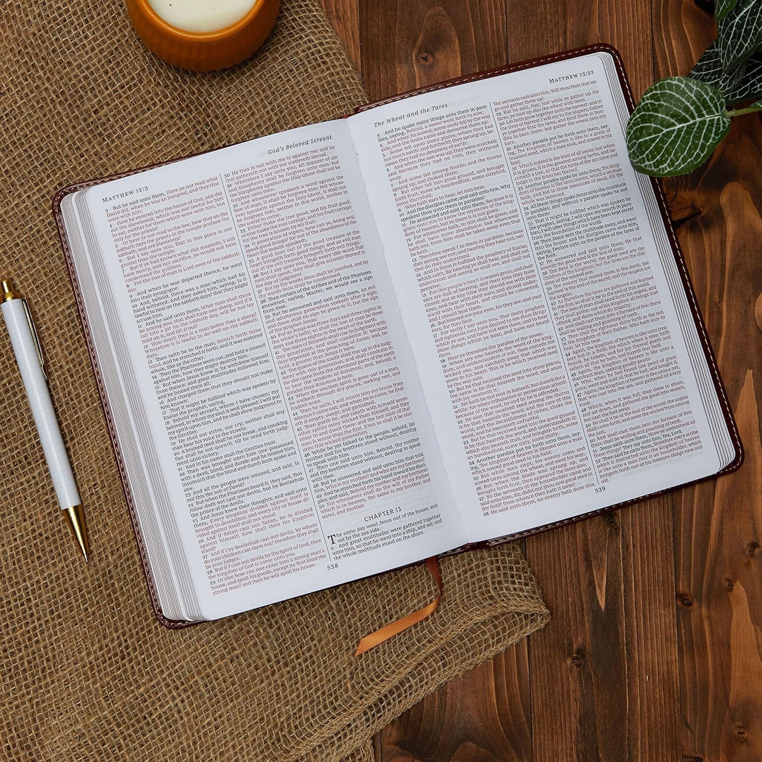 KJV Holy Bible: Gift and Award, Black Leather-Look, Red Letter, Comfort Print: K