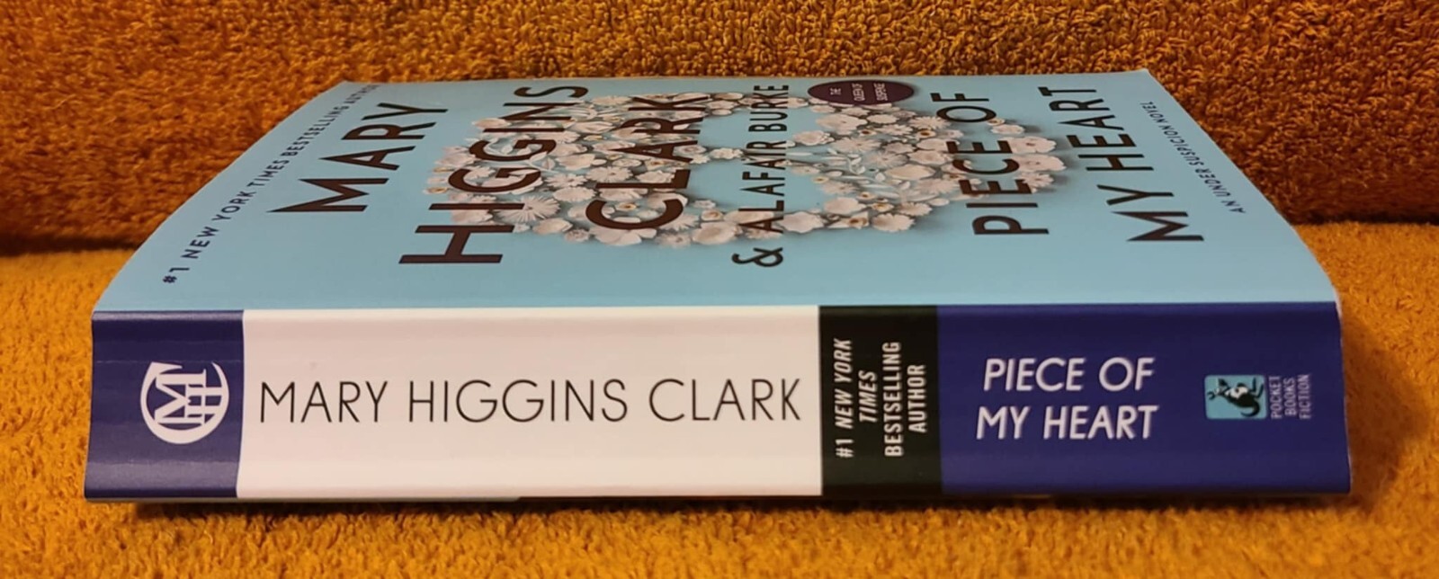 Mary Higgins Clark Lot Of 2 Books Daddy’s Little Girl HC & Piece Of My Heart PB