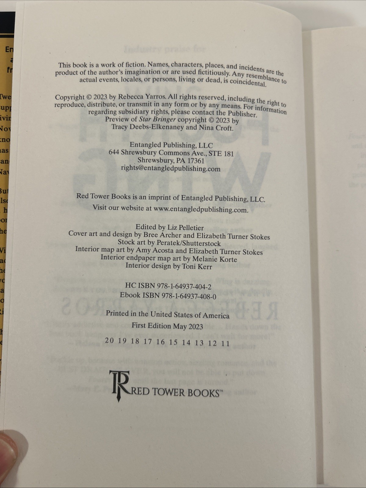 Fourth Wing – Hardcover By Yarros, Rebecca – VG