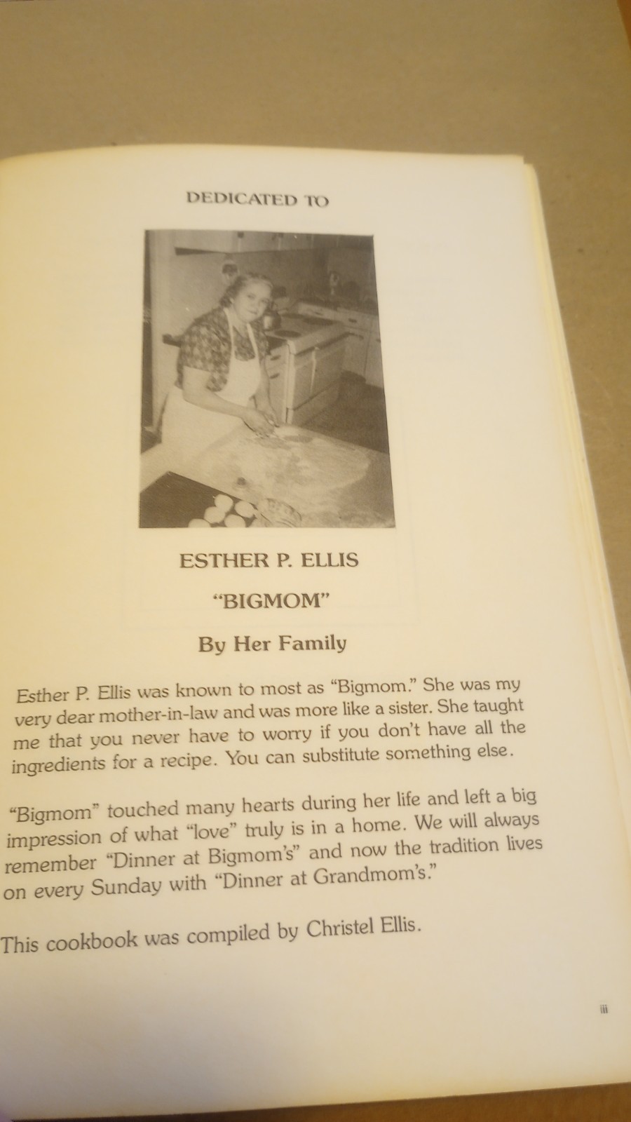 1993 “Sunday Dinner at Grandmom’s” Cookbook by Christel Ellis – 112+ Pages