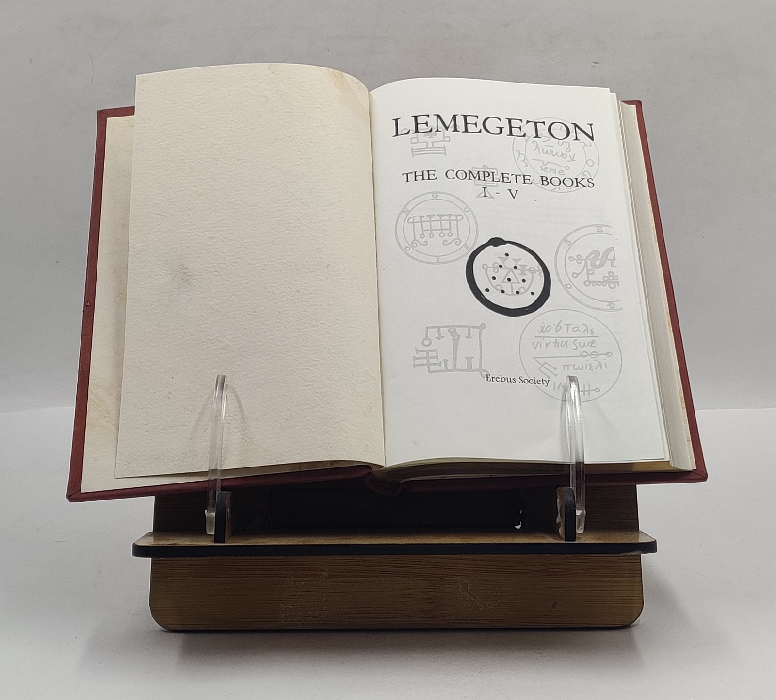 Lemegeton: The Complete Books I-V: Ars Goetia, Ars Theurgia Goet [Royal Edition]