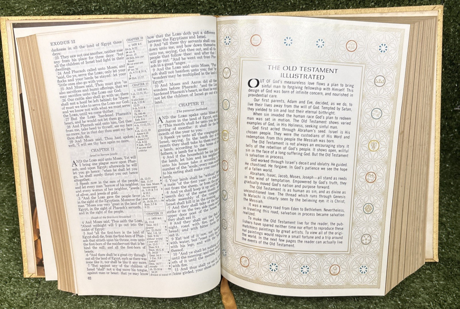 Vintage Holy Bible Family King James Version 1968 Illustrations Large