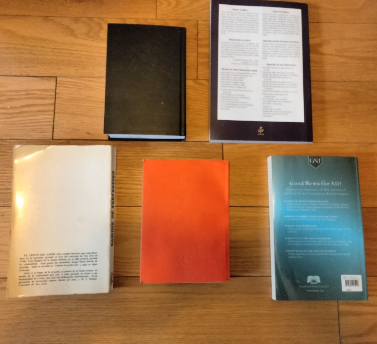 Lot of 8 Religious Texts Good News New Testament Liturgy Hours Spanish/English