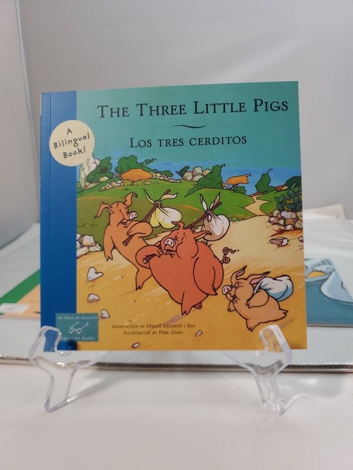 Three Little Pigs,Jack And The Beanstalk,The Ugly Ducklings, Bilingual Books.