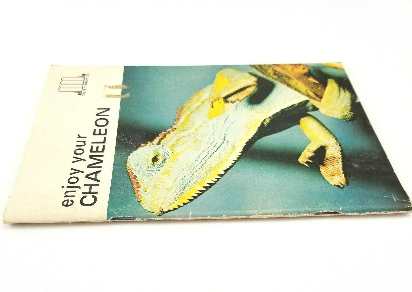 Enjoy your Chameleon by Eric Schneider, Editor, The Pet Library Ltd, 31 Pages