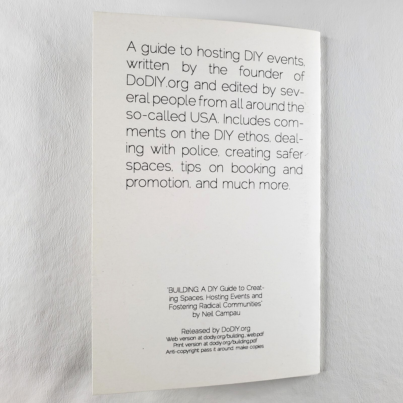 Building DIY Spaces Zine Book 2012 Independent Punk Music Rad Show Guide A271