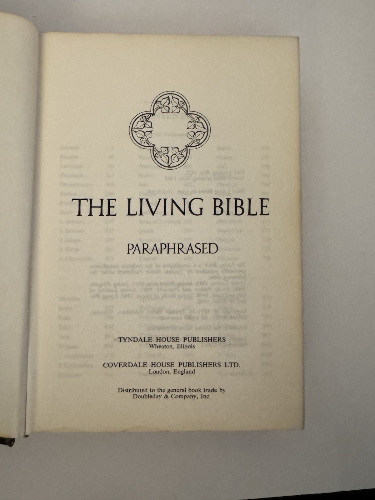 Vintage 1973 The Living Bible Paraphrased Hardcover Tyndale Christian Scripture