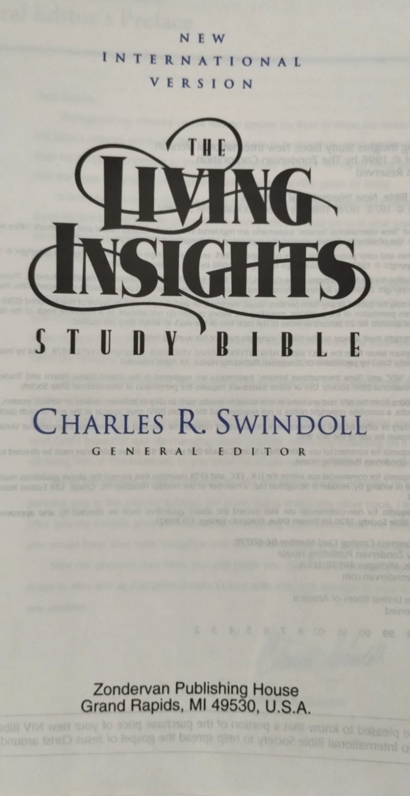 The Living Insights Study Bible NIV Zondervan Bonded Leather 1996 Swindoll Navy