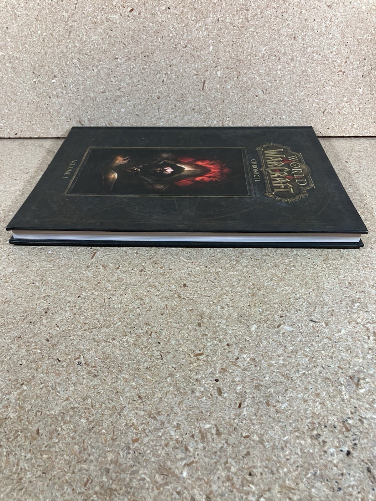World of Warcraft: Chronicle Volume 1 Hardcover Preowned Dark Horse