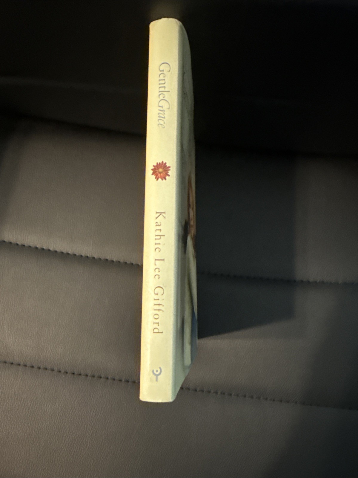 Gentle Grace : Reflections and Scriptures on God’s Gentle Grace by Kathie Lee…