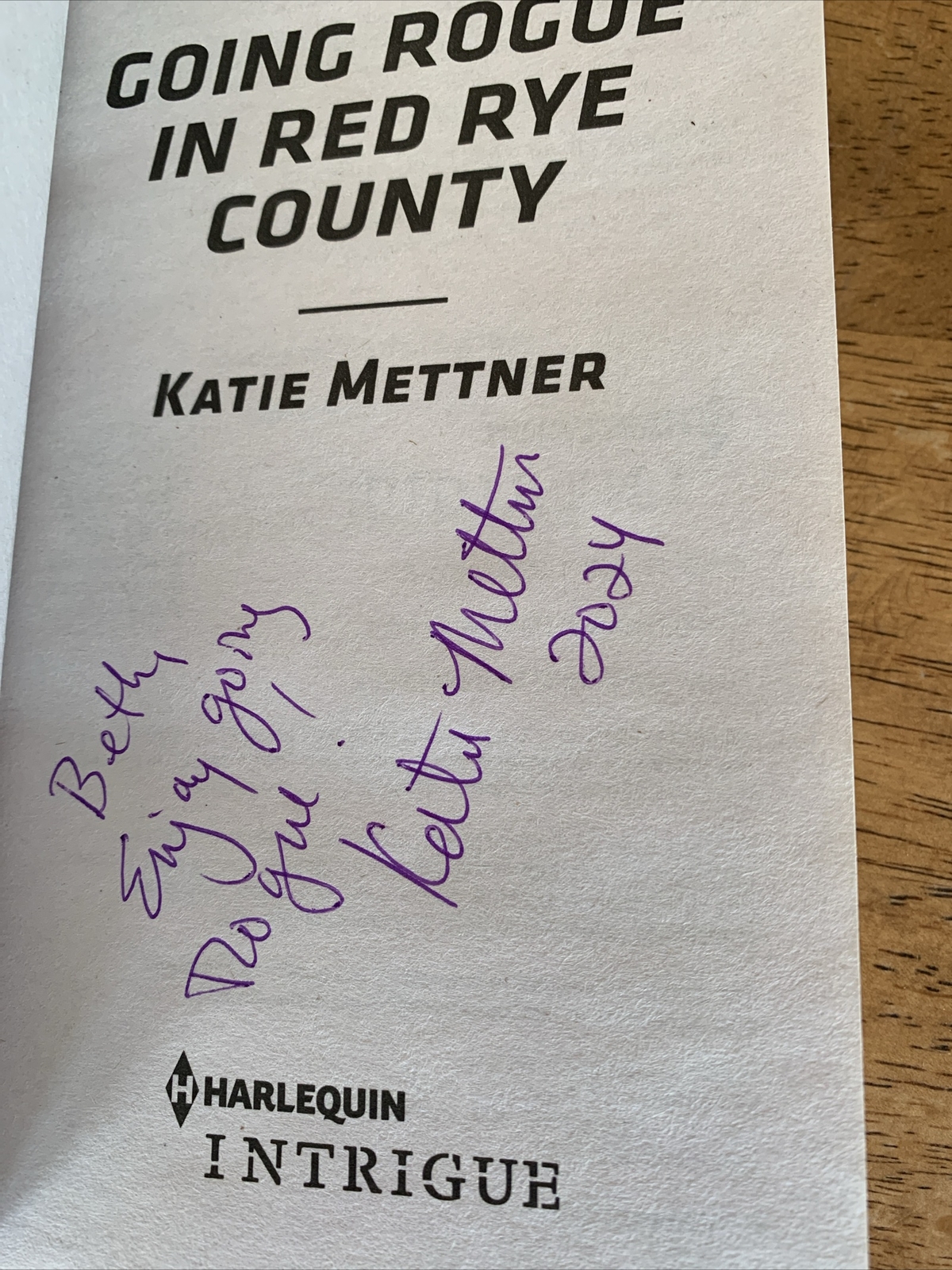 Autographed! Secure One Ser.: Going Rogue in Red Rye County by Katie Mettner