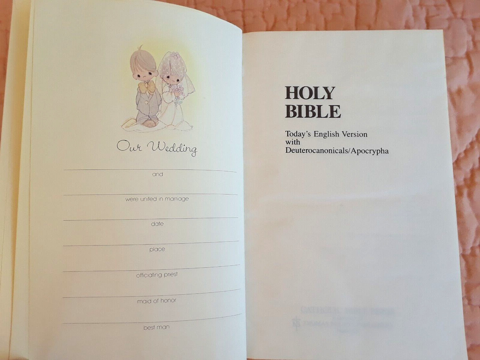 Precious Moments Bible Catholic Edition 1270 Illustrated Gold Stamped 1979