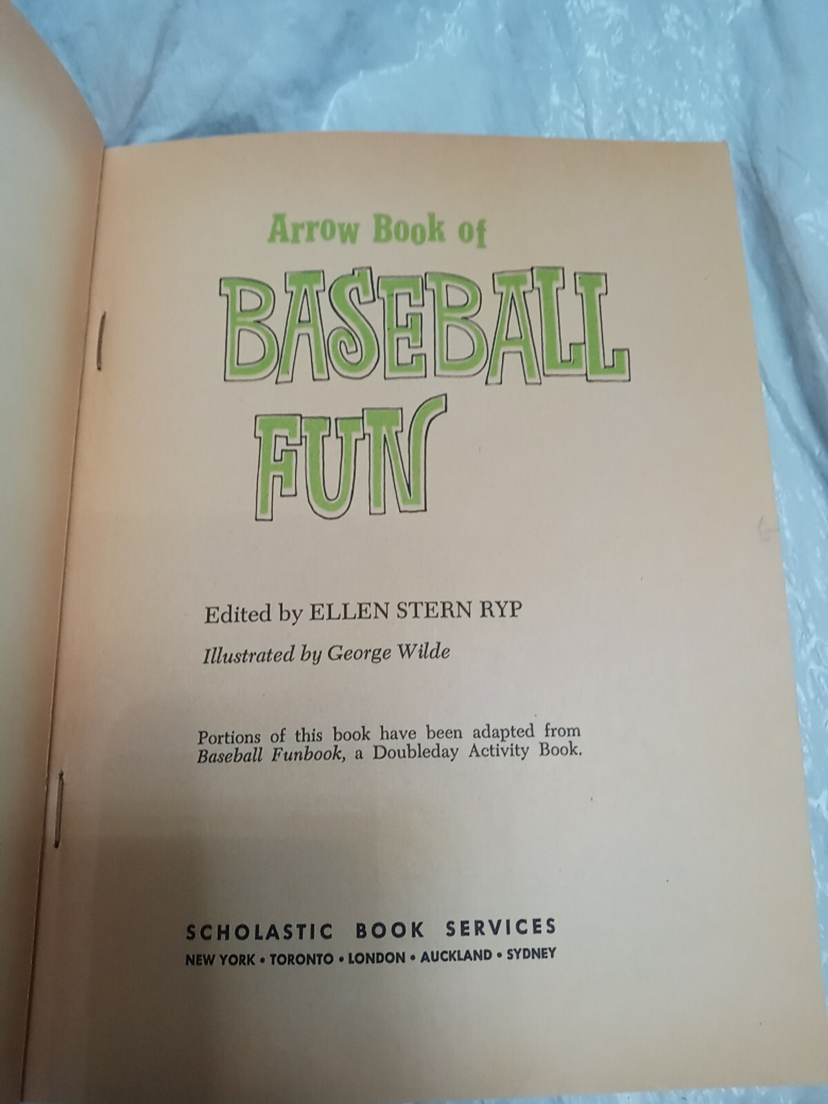 5 Vintage 1970’s Kids Sports Books Lot – NFL, MLB, Hank Aaron, Ripley’s