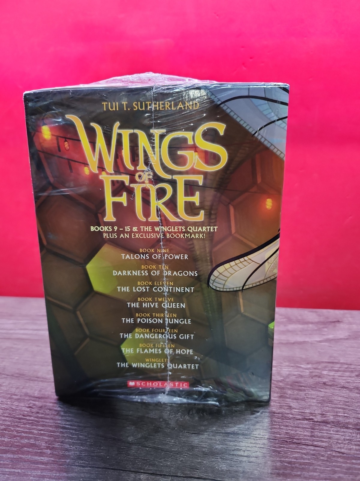 Wings of Fire: 8 Book Box Set (# 9-15 + The Winglets Quartet) Tui T Sutherland