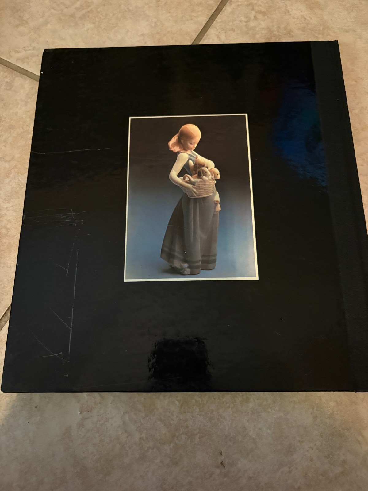 Lladro’ The Art of Porcelain How Spanish Porcelain Became World Famous 198 Pages