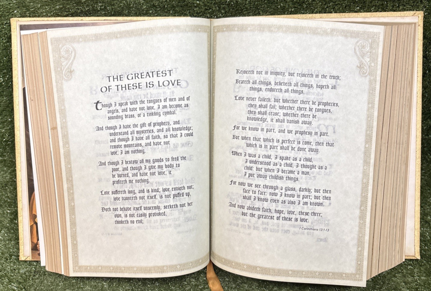 Vintage Holy Bible Family King James Version 1968 Illustrations Large