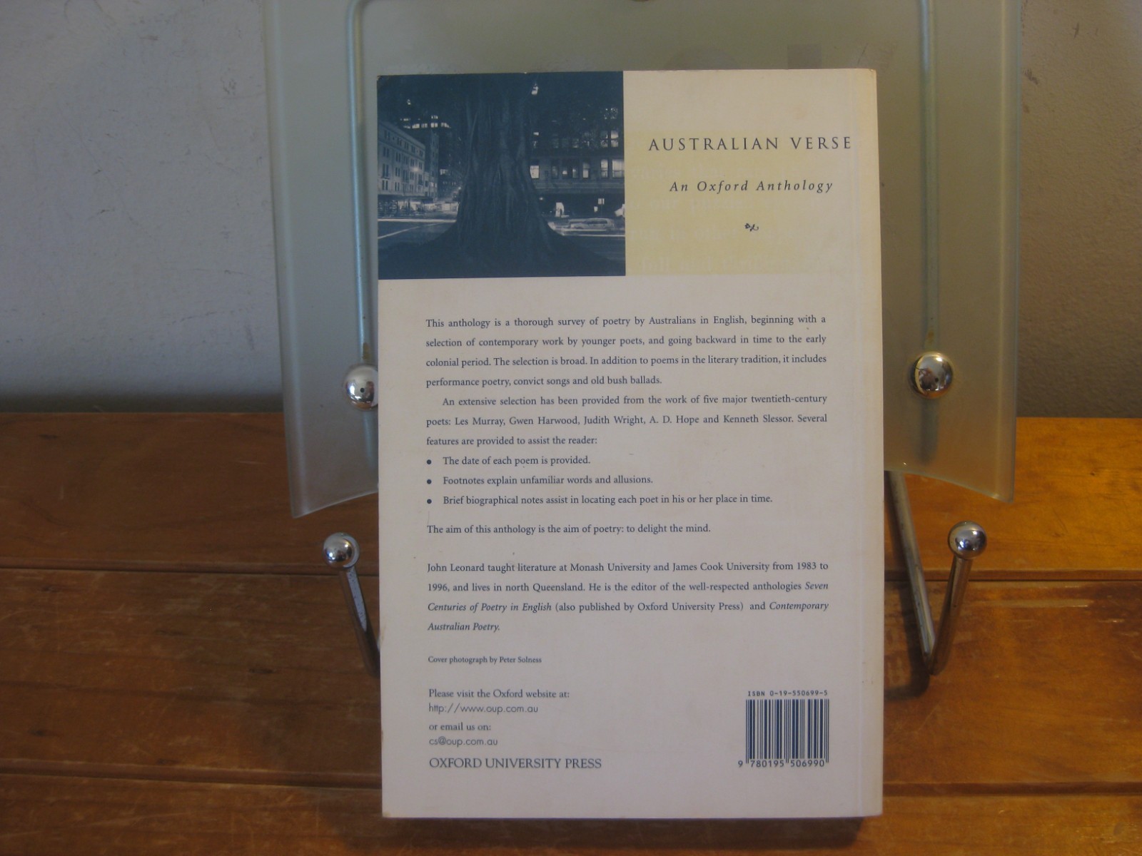 AUSTRALIAN VERSE , AN OXFORD ANTHOLOGY Edited By JOHN LEONARD (1999)
