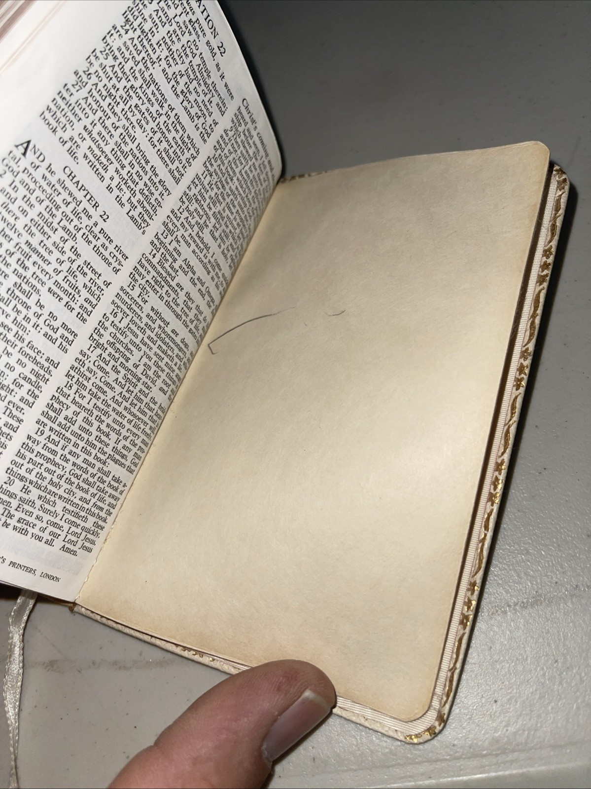 Vintage Wedding Bible KJV Unused Harper Printed In England 1950-60? 3.75” X 5.5”
