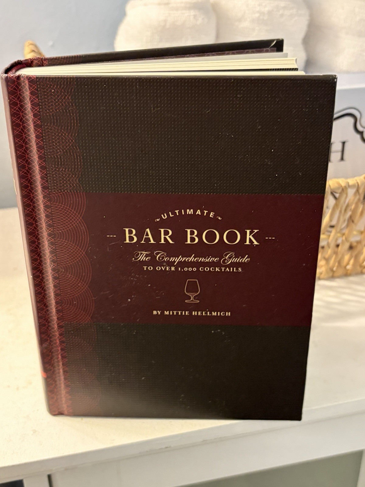 The Ultimate Bar Book: The Comprehensive Guide to Over 1,000 Cocktails