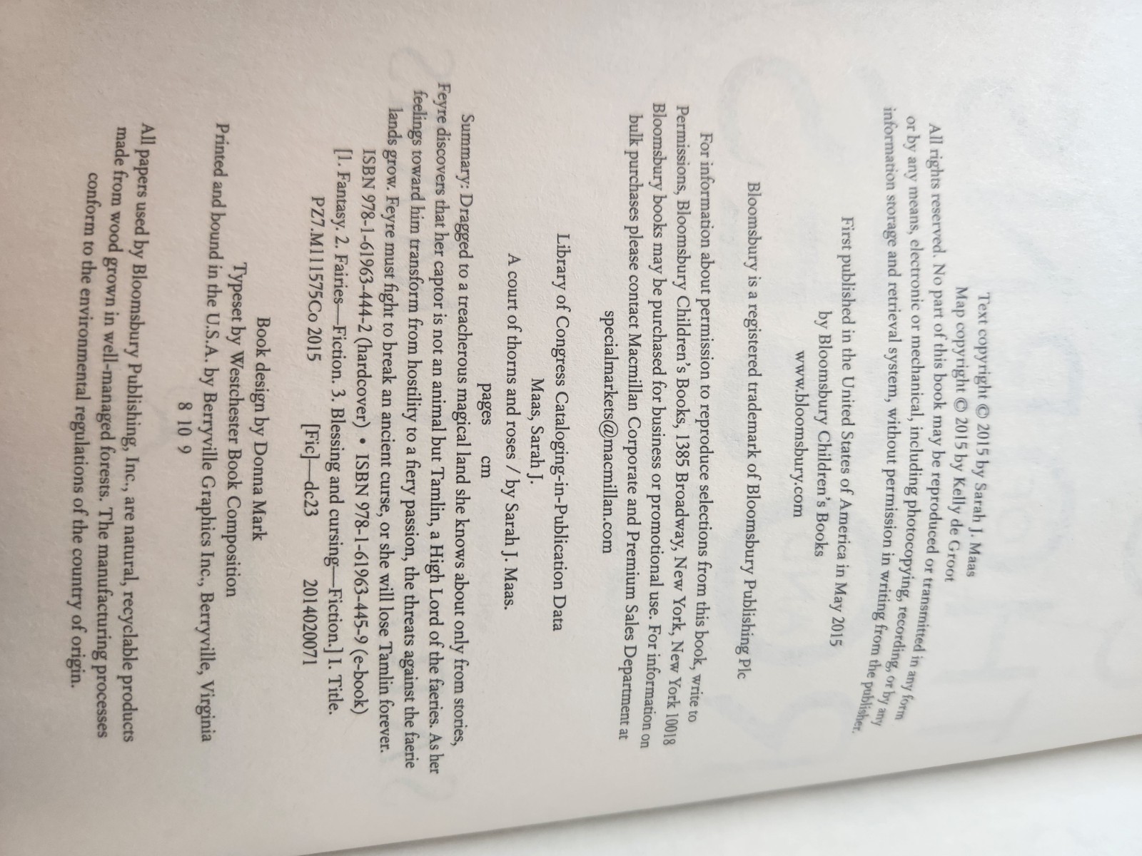 a cort of thorns and roses set
