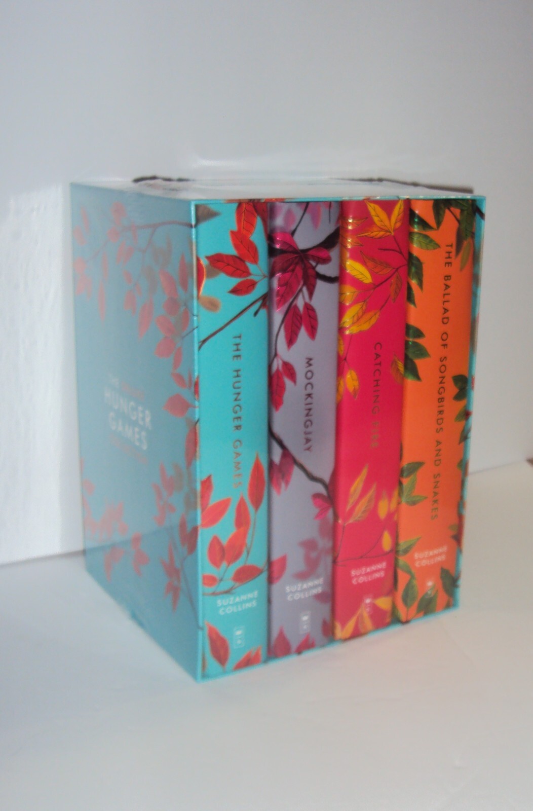 The Hunger Games Deluxe Collection – UK 4-Book Set by Suzanne Collins