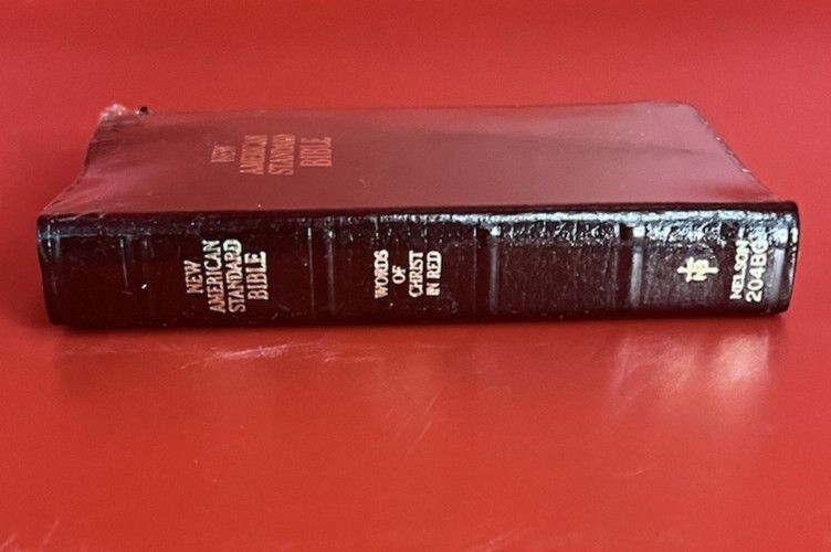 Nelson~The Smallest Bible~NASV~Burgundy Bonded Leather~Compact~Brand New