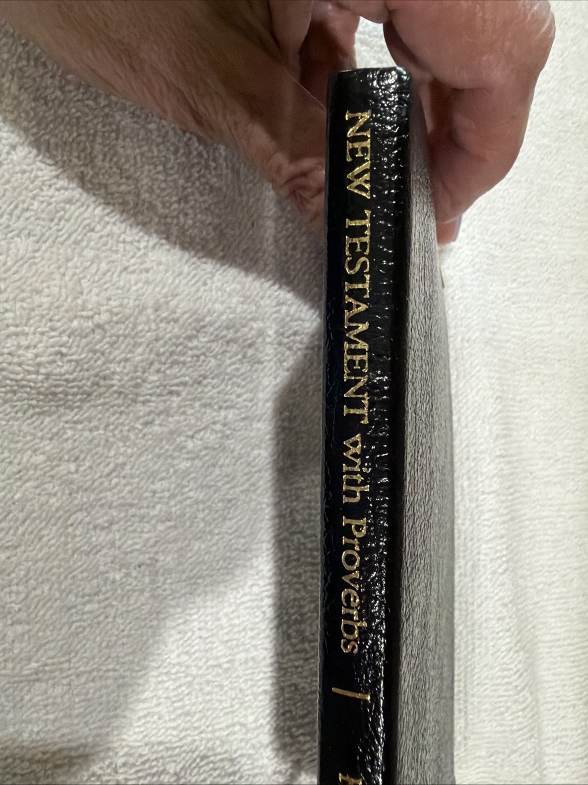 KJV New Testament With Proverbs-Black Bonded Leather Excellent Condition