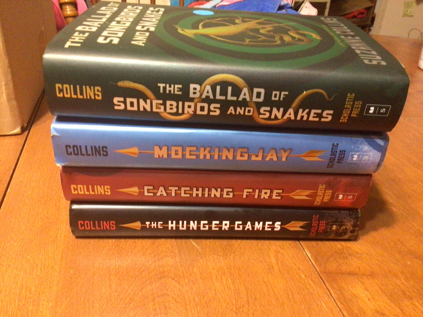Lot Of 4 HUNGER GAMES Books COLLINS HCDJ Catching Fire MOCKINGJAY Songbirds
