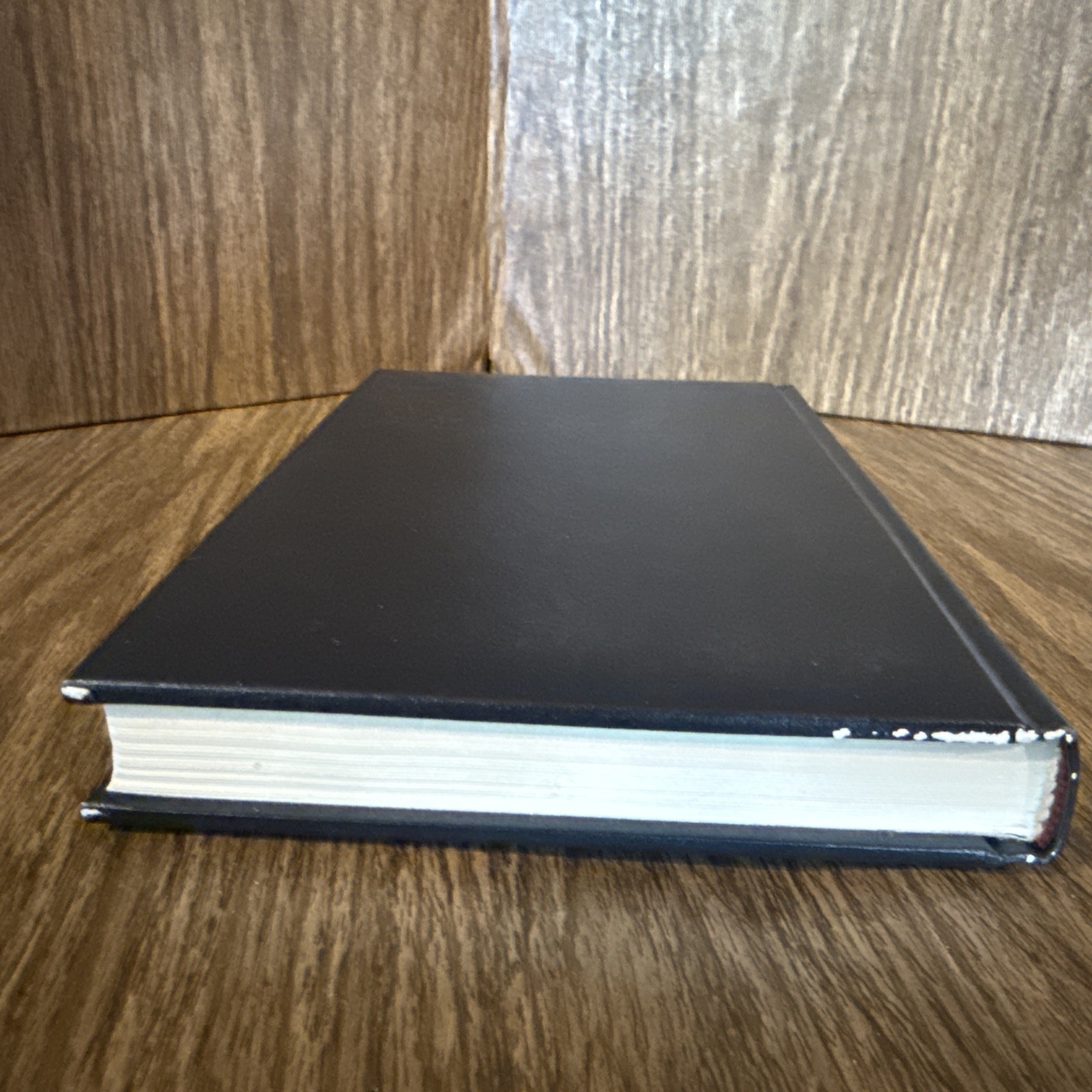 The Agatha Christie Mystery Collection Thirteen at Dinner Leatherette