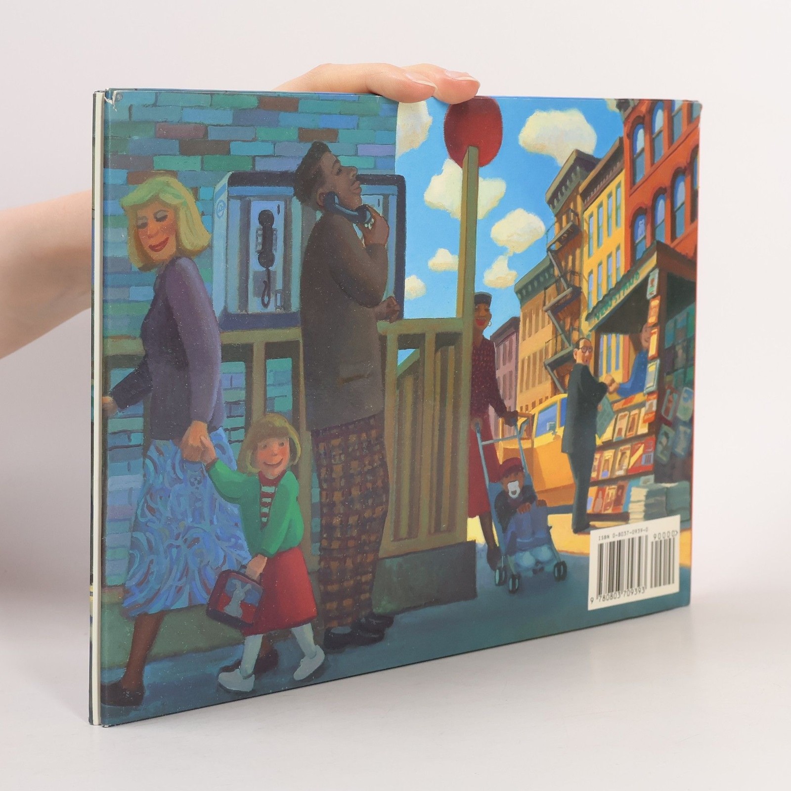 Maxi, the Hero (Trade Edn)  |  Debra Barracca