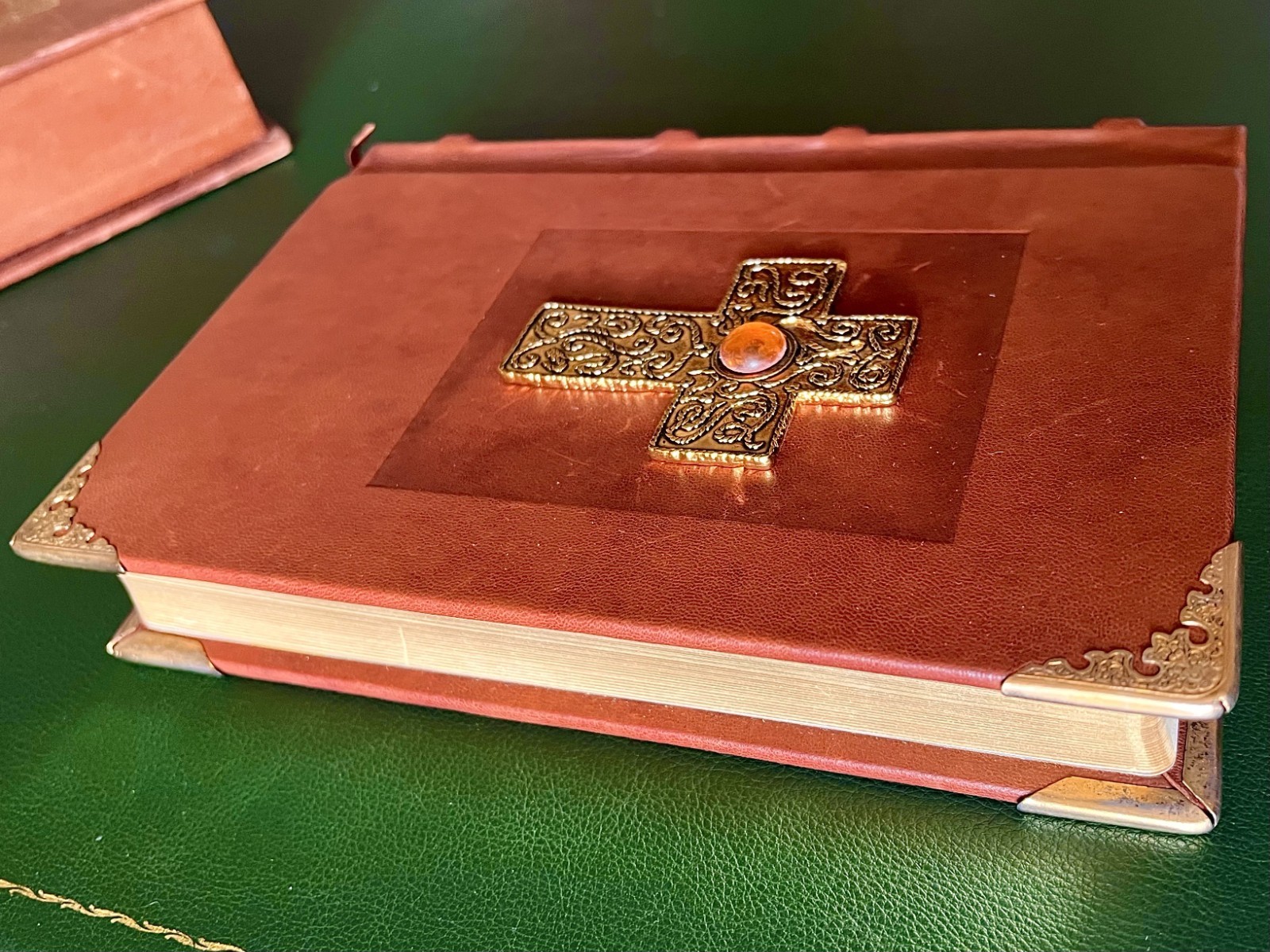 Family Russian Bible – Handcrafted – Leather Gift Box – Gold Edges – Cyrillic