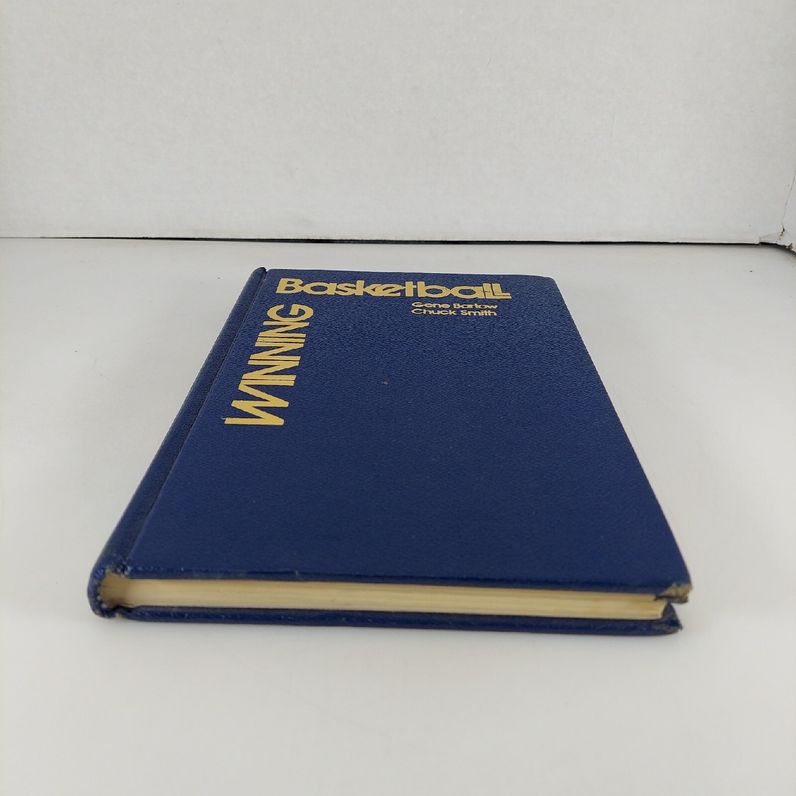 Winning Basketball by Gene Bartow, Chuck Smith Forum Press Illustrated HC 1978