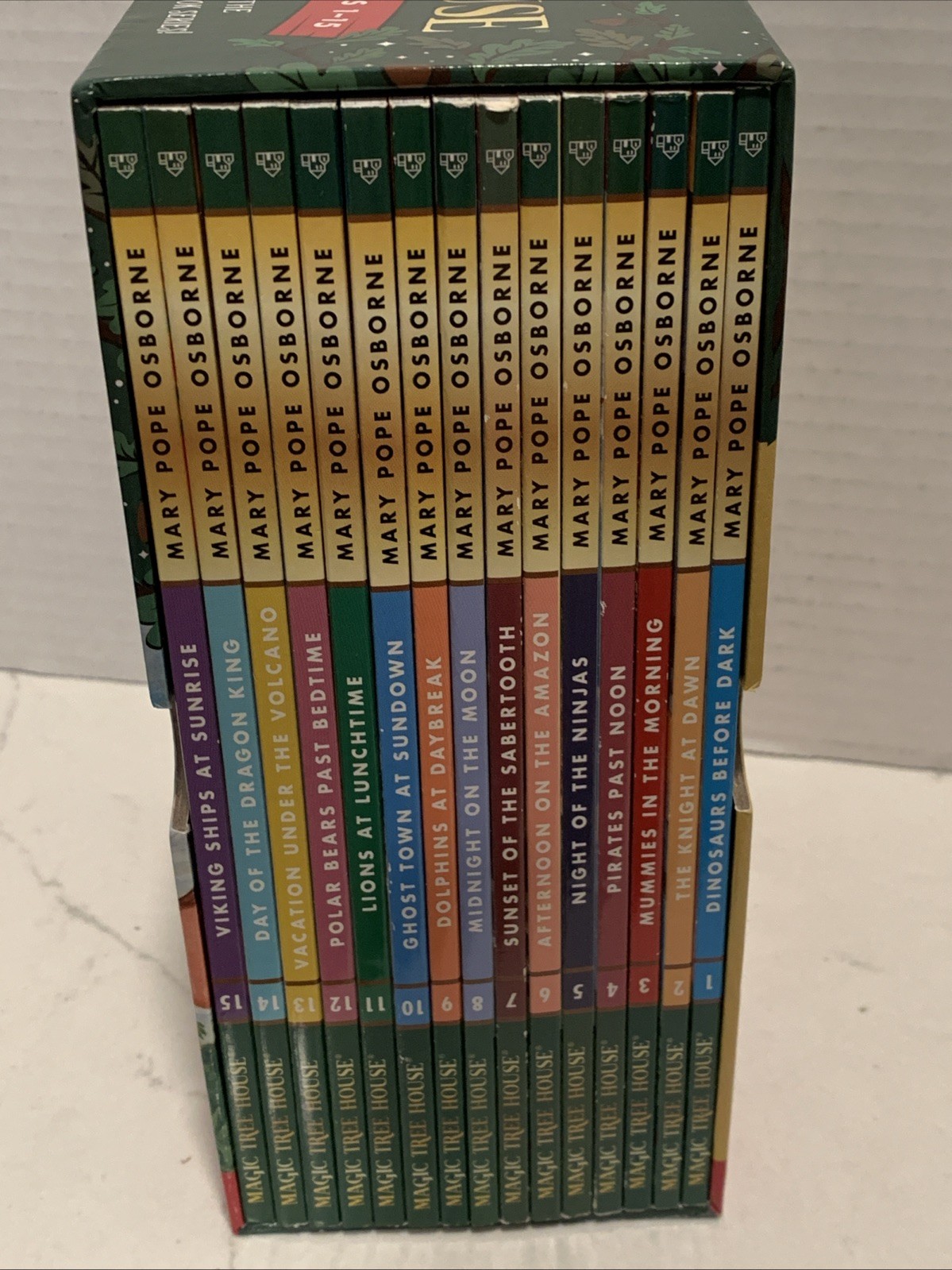 Magic Tree House Boxed Set, Books 1-15