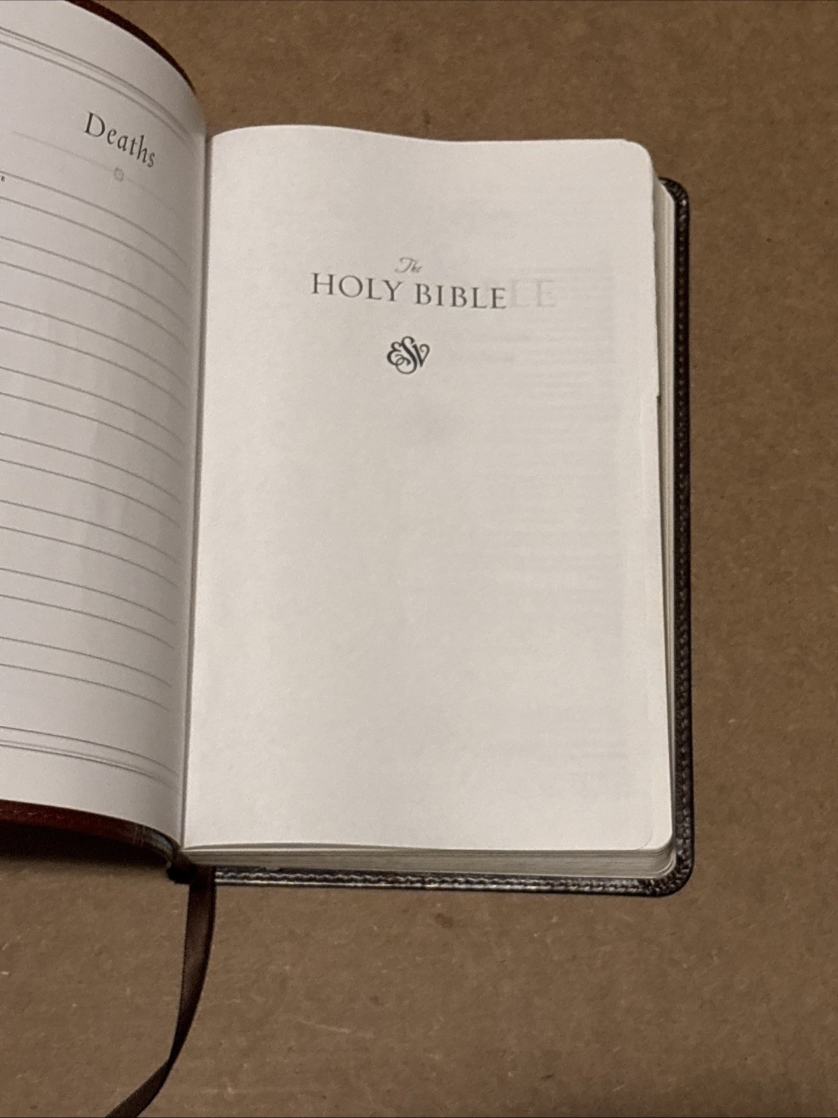 ESV Thinline Bible, Red Letter (TruTone, Brown/Cordovan, Portfolio Design) by…