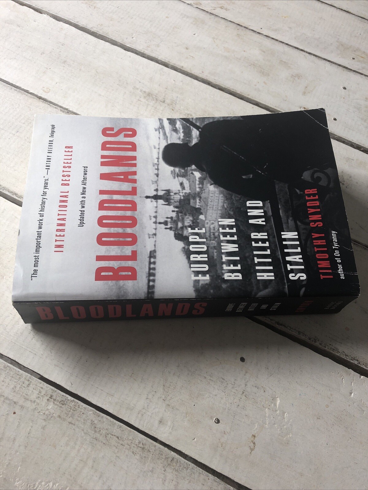Bloodlands Europe Between Hitler and Stalin Timothy Snyder Paperback 2022