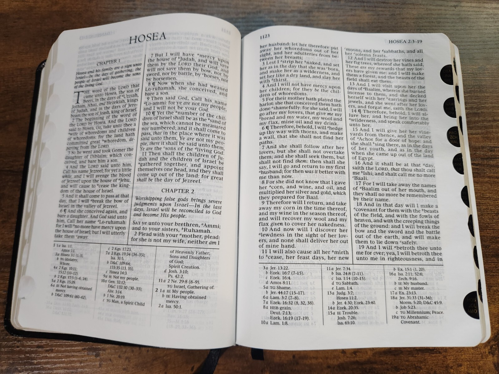 2013 Black Simulated Leather LDS Quad Scriptures Indexed VERY GOOD