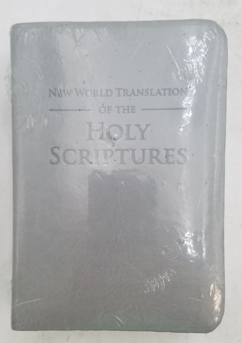 New World Translation of the Holy Scriptures Watchtower 2013 (5.5 X 3.75 X 1.25)